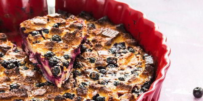 Рецепт хлебной запеканки с черной смородиной