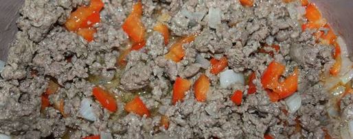 Шаг 1: мясной запеканки под сырной шубкой