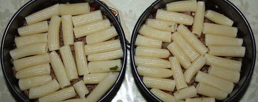 Шаг 7: мясной запеканки под сырной шубкой