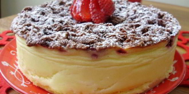 Рецепт творожной запеканки с тертым тестом и ягодами