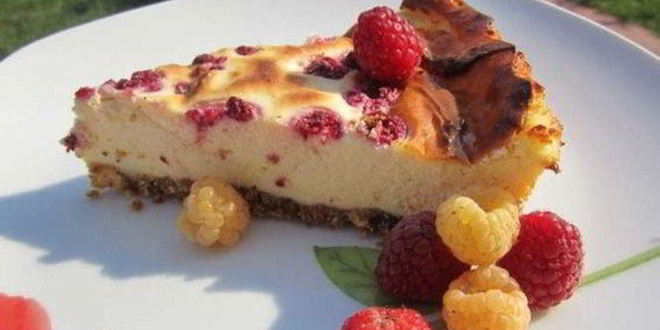 Рецепт творожно-ягодной запеканка с сахарной пудрой