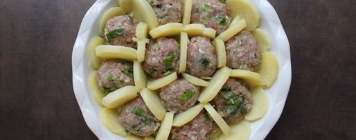 Шаг 2: запеканки из картофеля с мясными шариками