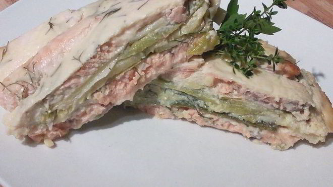 Рецепт Запеканки из лосося с кабачком и пореем