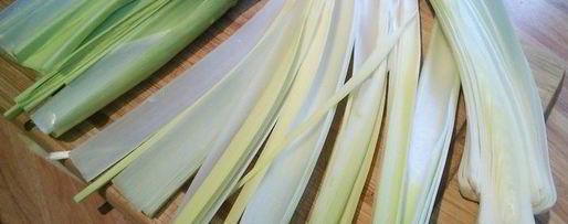 Шаг 1: запеканки из лосося с кабачком и пореем