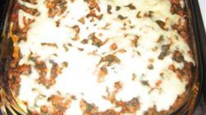 Рецепт Запеканки из макарон, шпината и сыра с томатным соусом