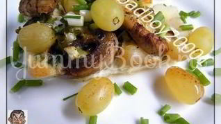 Рецепт Запеканки с виноградом и грибами