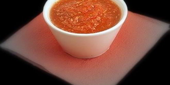 Рецепт аджики из помидор с болгарским перцем, кинзой и орехами