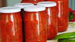 Рецепт Ароматной аджики со сливами и травами