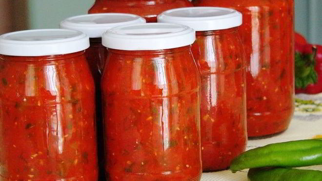 Рецепт Ароматной аджики со сливами и травами