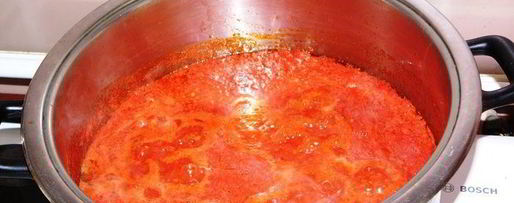 Шаг 1: ароматной аджики со сливами и травами