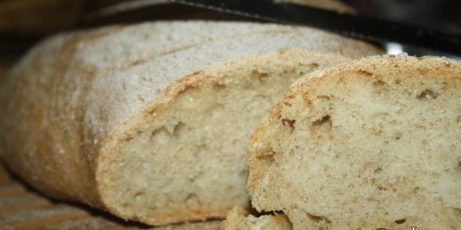 Рецепт ароматного хлеба с цельнозерновой мукой и сухой кавказской аджикой ночного брожения