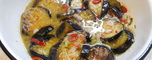 Шаг 5: баклажанов с острым перцем и аджикой по-грузински