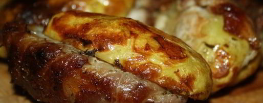 Шаг 5: картофеля с беконом и сухой кавказской аджикой в фольге в углях