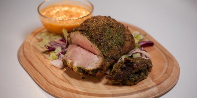 Рецепт хрустящего свиного бока с желтой аджикой