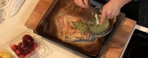 Шаг 2: хрустящего свиного бока с желтой аджикой