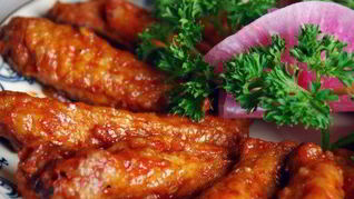 Рецепт Куриных крылышек с аджикой и чесноком