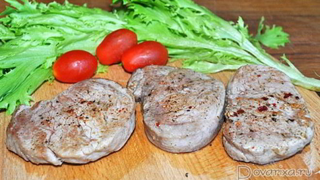 Рецепт Медальонов из свиного филе с аджикой
