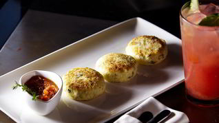 Рецепт Соленых сырников с аджикой