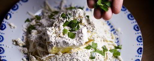 Шаг 4: соленых сырников с аджикой