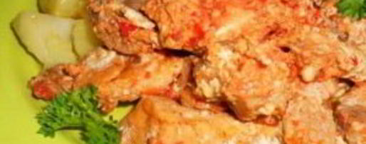 Шаг 2: свинины, тушенной с аджикой