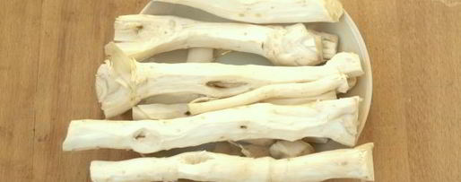 Шаг 4: сырой аджики с хреном