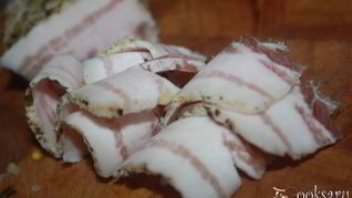 Рецепт Вкуснейшего домашнего сала с чесноком и сухой кавказской аджикой