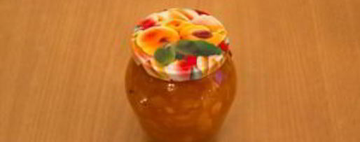 Шаг 10: абрикосового джема с миндальными лепестками