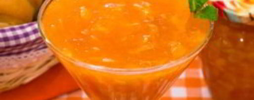 Шаг 11: абрикосового джема с миндальными лепестками