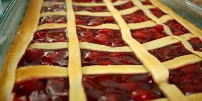 Рецепт чизкейка из слоеного теста с вишневым джемом