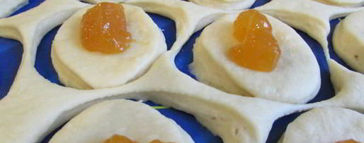 Шаг 5: немецких бухтелей с джемом