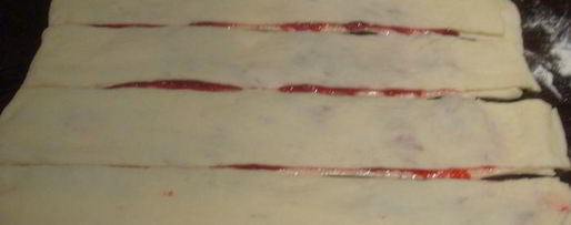 Шаг 6: постных булочек с клюквенным джемом