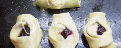 Шаг 3: расстегаев с черничным джемом
