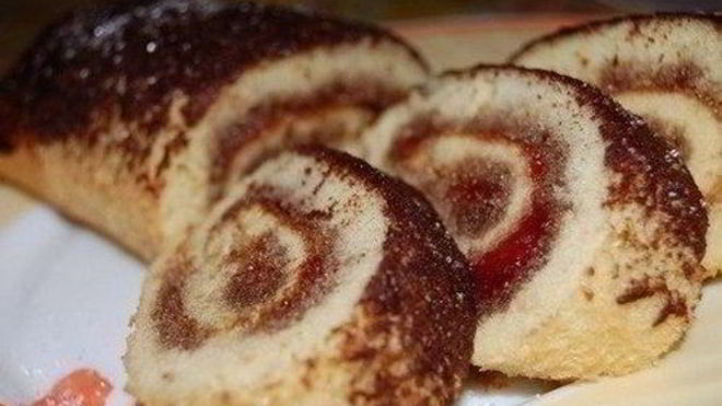 Рецепт Рулета с джемом к чаю за 15 минут