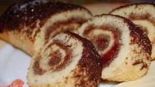 Рецепт Рулета с джемом к чаю за 15 минут