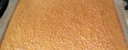 Шаг 1: рулета с яблочным джемом