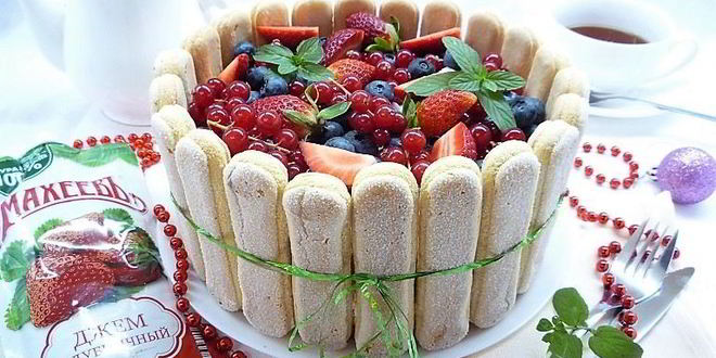 Рецепт шарлотта с ягодами и клубничным джемом