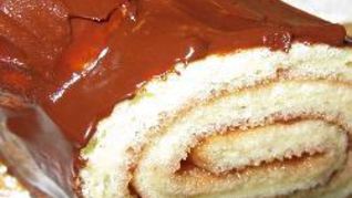 Рецепт Шоколадного рулета полено с джемом