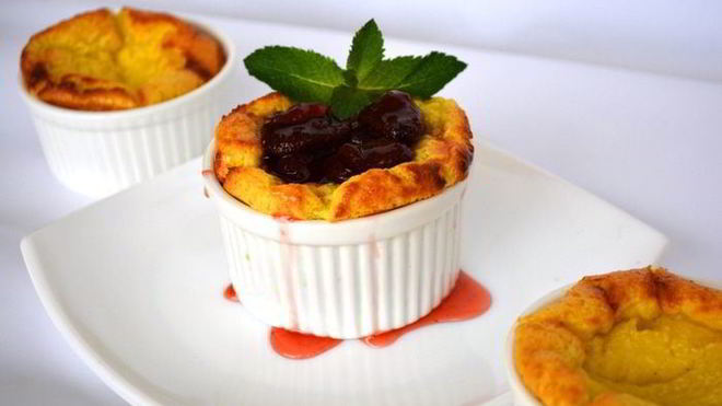 Рецепт Сметанного соложеника с клубничным джемом