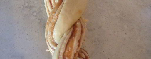 Шаг 8: творожной косы с джемом