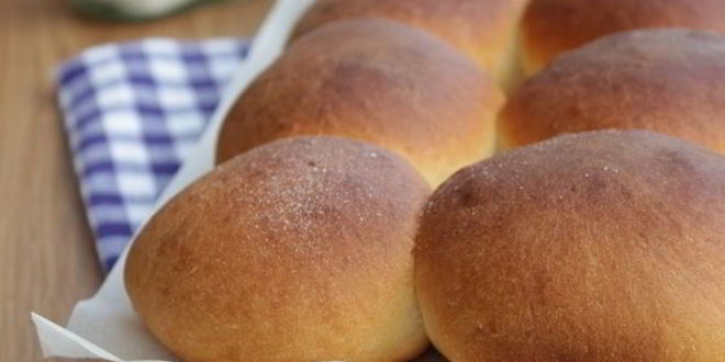 Рецепт ванильных сдобных булочек с джемом