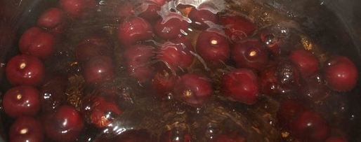 Шаг 2: черешнева-вишневого компот