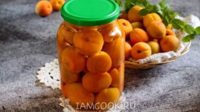 Рецепт Компота из абрикосов с косточками на зиму
