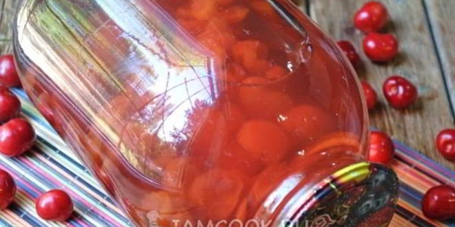 Рецепт компота из черешни без косточек на зиму