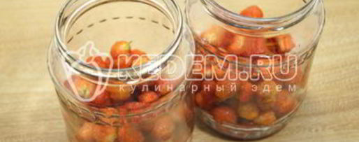 Шаг 3: компота из клубники на зиму