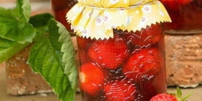 Рецепт компота из клубники