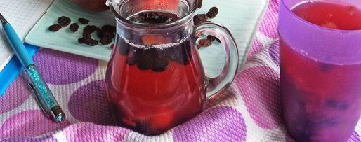 Шаг 10: компота из ревеня, черноплодки и изюма