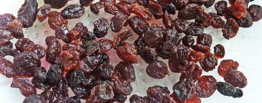 Шаг 3: компота из ревеня, черноплодки и изюма