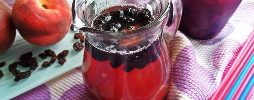 Шаг 8: компота из ревеня, черноплодки и изюма