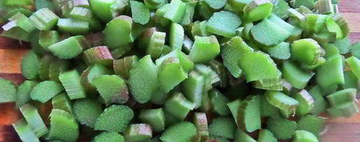 Шаг 1: компота из ревеня и лесной малины