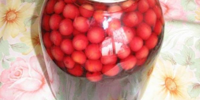 Рецепт компота из вишен с косточками на зиму